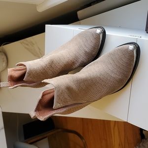 Jeffrey Campbell Cowboy boots silver ornate toe and heel 3 inch size 7.5 taupe